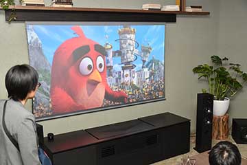 西川善司の大画面 マニア これは欲しい ソニーの新超短焦点4kプロジェクタ Vz1000es の新高画質体験 Av Watch