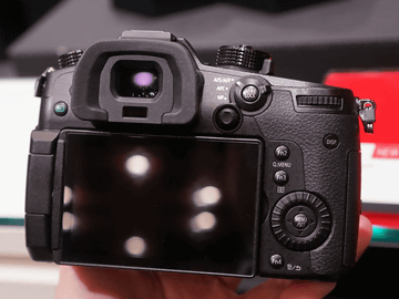 パナソニック、世界初の4K/60p撮影対応ミラーレス「GH5」を3月23日発売