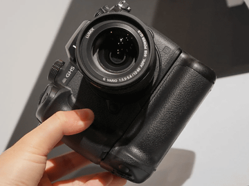 4K録画におすすめ 訳あり パナソニックGH5単焦点レンズ、外付けマイク付き Amazon | パナソニック(Panasonic) ミラーレス一眼カメラ ルミックス