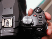 パナソニック、光学60倍ズームで4K30p動画/4Kフォト対応のLUMIX「FZ85