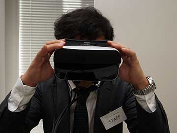 VR HMDは液晶で高精細、透明ディスプレイはより透明に。JDI技術展 - AV
