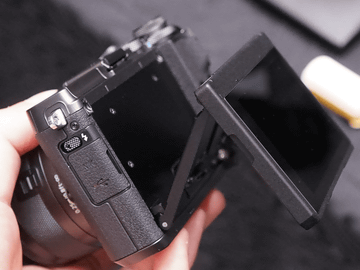 Eos M6 レンズ, EVF DC2 キヤノン、デュアルピクセルCMOS採用ミラーレス「EOS M6」。外付けEVF