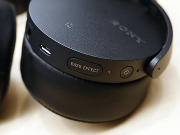 ソニー、NCと重低音ブースター搭載のBluetoothヘッドフォン「EXTRA