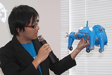 攻殻機動隊の「タチコマ」をスマホで動かし、会話もできるスマートトイ