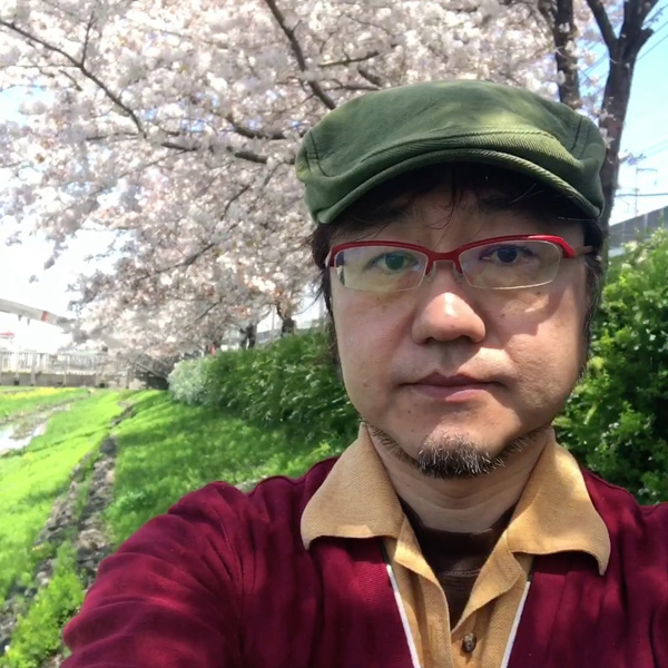 めいっぱい腕を伸ばして撮影