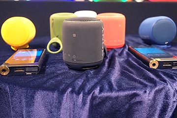 ソニー、小型でも重低音&防水で約9千円のBluetoothスピーカー