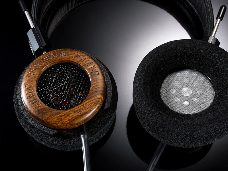 中央アメリカ産のココボロ材を使用