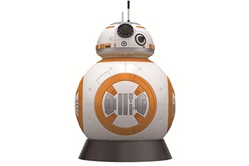 R2-D2とBB-8が、星空とスター・ウォーズの世界を自宅に投影する