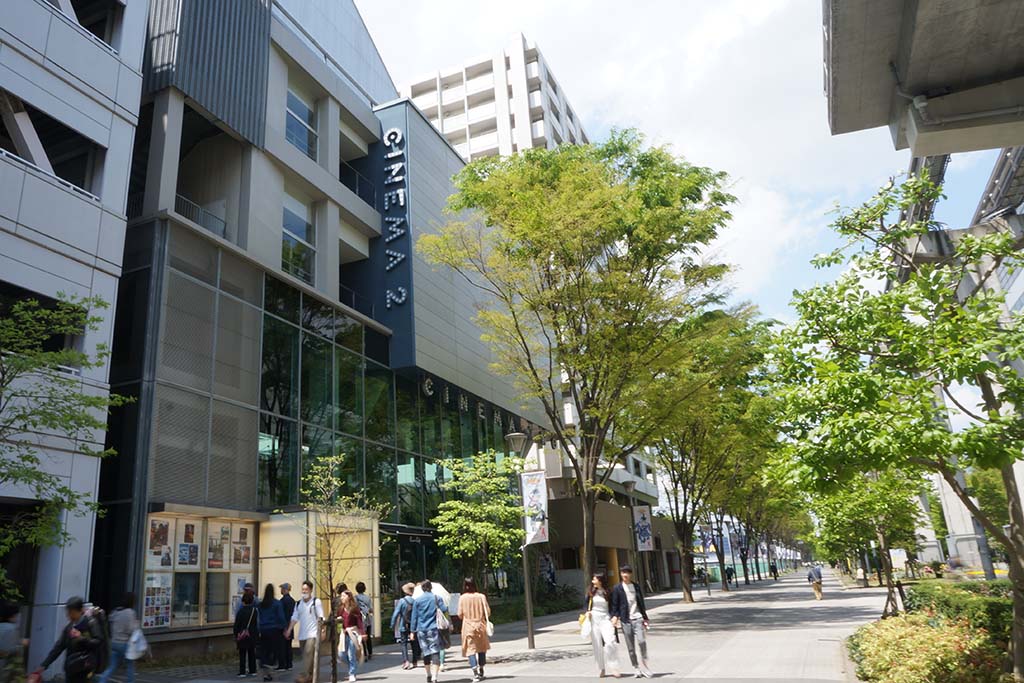 極上爆音上映を行なうシネマ・ツーに到着