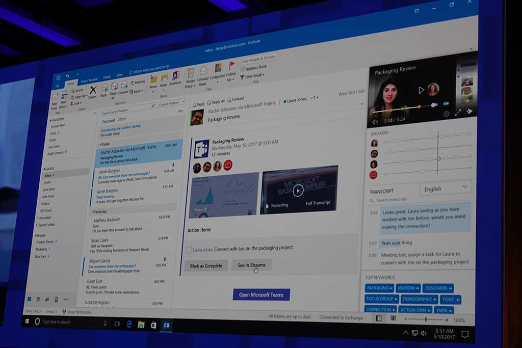 Outlookでの連携例。Microsoft Graphが裏で動き、SkypeやLinkedInの情報などと連携し、働く人の間でのソーシャルグラフを活用する