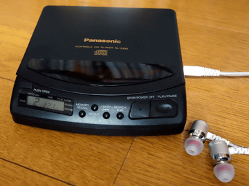 ポータブルオーディオ百景】今こそポータブルCDプレーヤー! 低音増強+