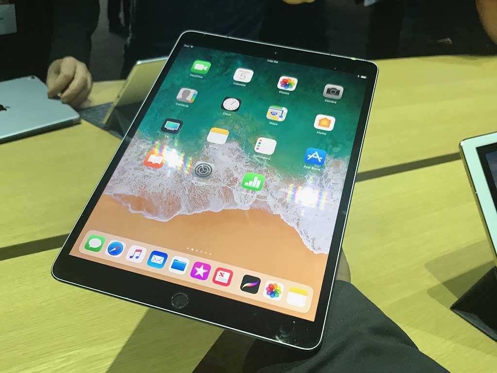 10.5インチのiPad Pro。ディスプレイサイズの変化が目立つ