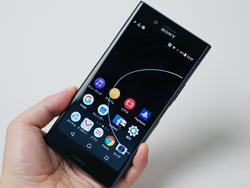 5.5インチモデルでも大きさを感じさせないデザイン