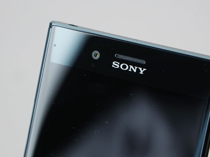 内蔵スピーカーはS-Forceフロントサラウンド採用