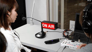 TASCAM、ネット配信向けマイク2製品。デジカメ動画用ショット