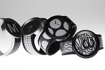 ソニー、電子ペーパー腕時計の進化版「FES Watch U」。スマホで