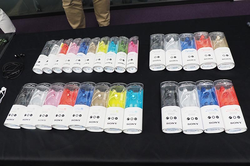 右上がEX255、右下がEX255AP、左上がEX155AP、左下がEX155