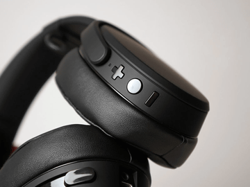 【新品】Skullcandy×電音部 ヘッドホン＋アクリルヘッドホンスタンド 新品】Skullcandy×電音部 ヘッドホン＋アクリルヘッドホンスタンド