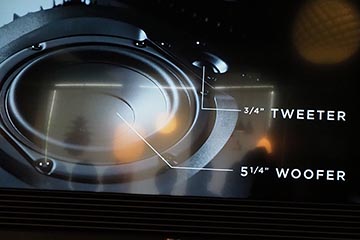 壁掛けアンプやスピーカーを自由に組み合わせて音楽再生。B&O