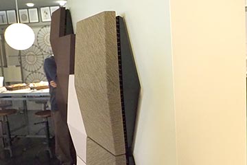 壁掛けアンプやスピーカーを自由に組み合わせて音楽再生。B&O