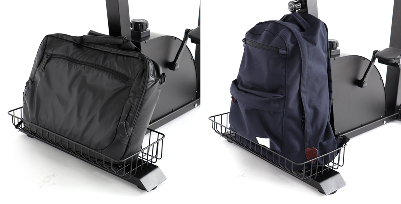 ビジネスバッグなどを座席裏に置いておけるバスケット