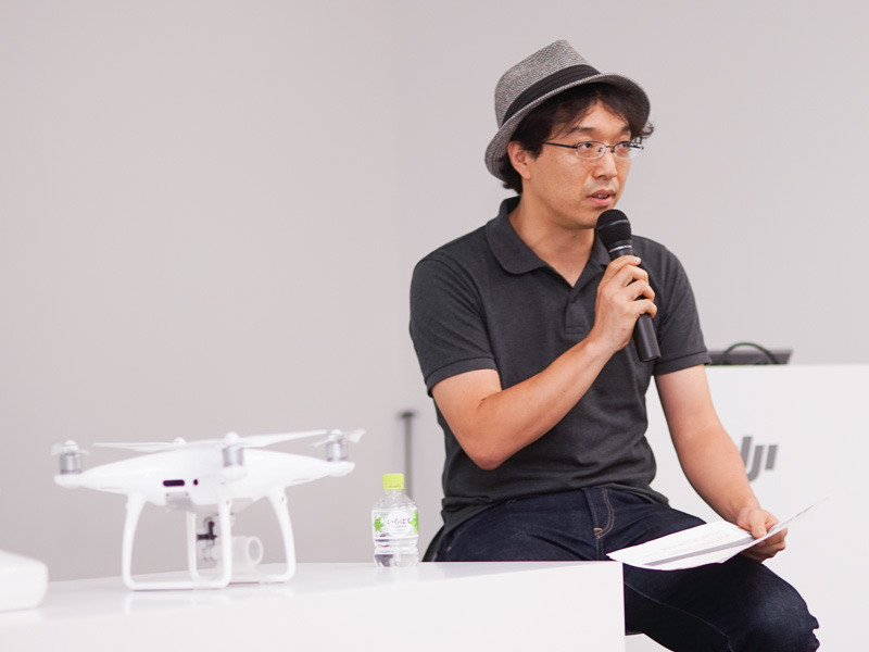 フォトグラファーの別所隆弘氏。トークショー後は、細かなカメラのセッティグなど、来場者からの質問にも答えていた