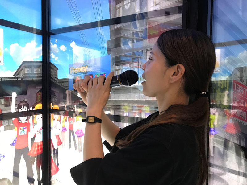 「The Zone」超感覚ゲームの「超感覚カラオケ」。舞台は路上ライブからスタート