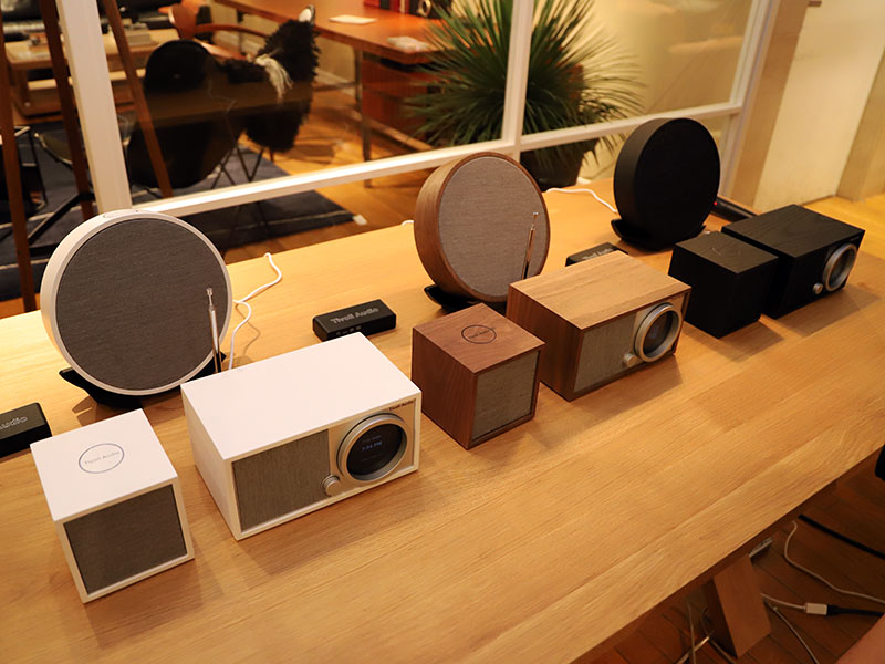 ネイビーズが扱うTivoli Audio製品。「CUBE」、「ORB」、「CONX」