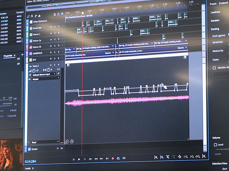 会話シーンなどにBGMを付ける際、音声レベルに合わせてBGM音量を自動的に調整
