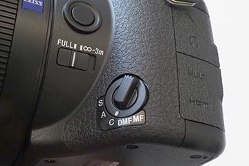 ソニー、超望遠600mmレンズで世界最速0.03秒AFの「RX10 IV」。1
