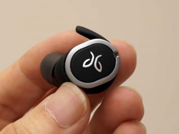 ランナーのための完全分離ワイヤレスイヤフォン「Jaybird RUN