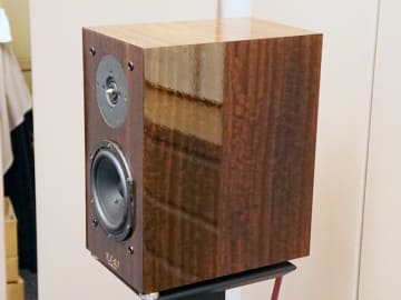 クリプトン、ペアで20万円を切る小型密閉スピーカー「KX-0.5(Point