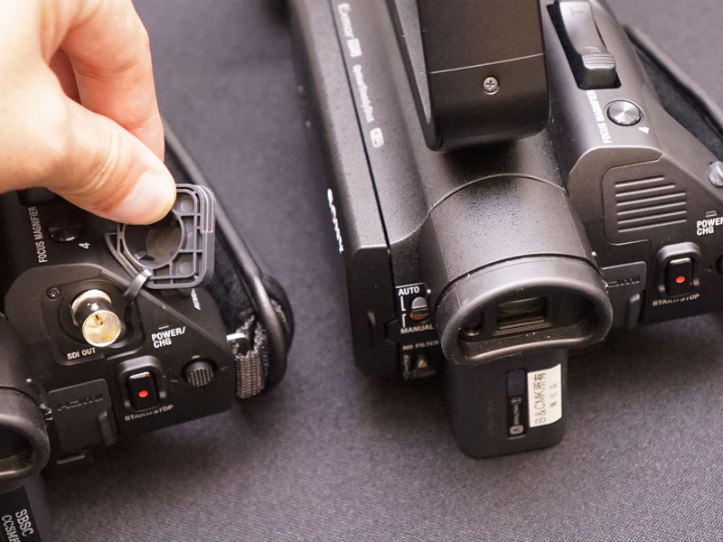 「PXW-Z90」はSDI端子も後部に備えている