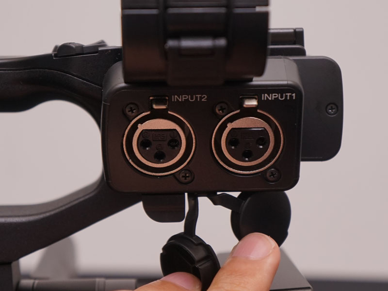 業務用機はXLR BOXも装備