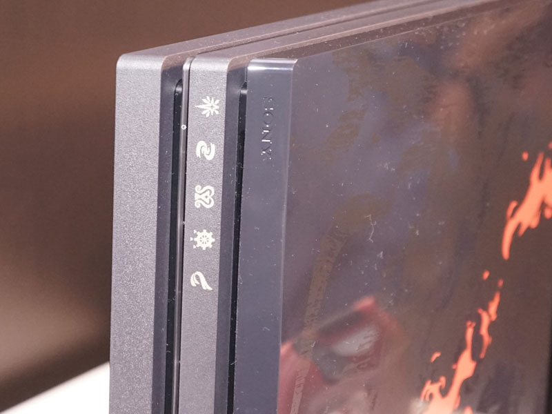 PlayStation 4 Pro MONSTER HUNTER:WORLD LIOLAEUS EDITION