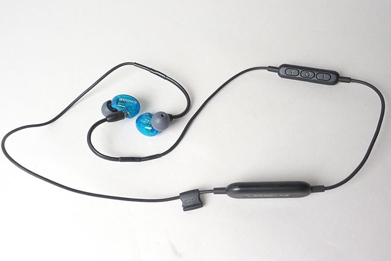 SE215 Special Edition Wireless(トランスルーセントブルー)