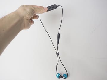 レビュー】Shure初のBluetoothイヤフォンはどんな音? SE215 SPE
