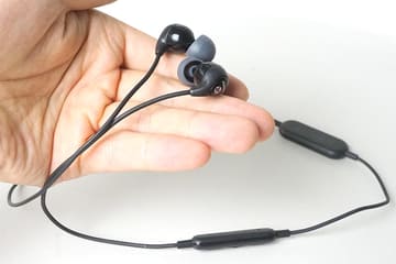 Shure SE215 BT1 ブルーツルースイヤフォン　訳アリ リケーブルも楽しめる！ SHURE初のワイヤレスイヤホンが販売開始