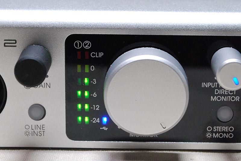 LEDのレベルメーターを装備