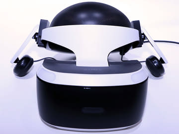 ミニレビュー】初代PS VRにピッタリ、動いてもズレない一体型
