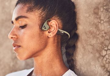 Aftershokz、スポーツ仕様の骨伝導Bluetootnイヤフォン「TREKZ