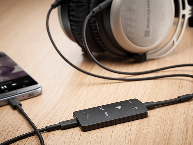スマホと組み合わせた「Impacto essential」の使用イメージ