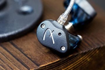 noobsunz　Fender FXA11 TUNGSTEN フェンダー、最上位モニターイヤフォン「FXA11」。ハイブリッド