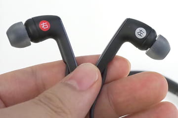 ソニー、テレビや会話を聞こえやすくする首掛け型集音器。周囲の音を