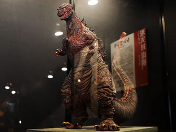 シン・ゴジラ　メダル　劇場限定　記念　未開封 GODZILLA】劇場限定 記念メダル なぜか買ってしまう件 - YouTube