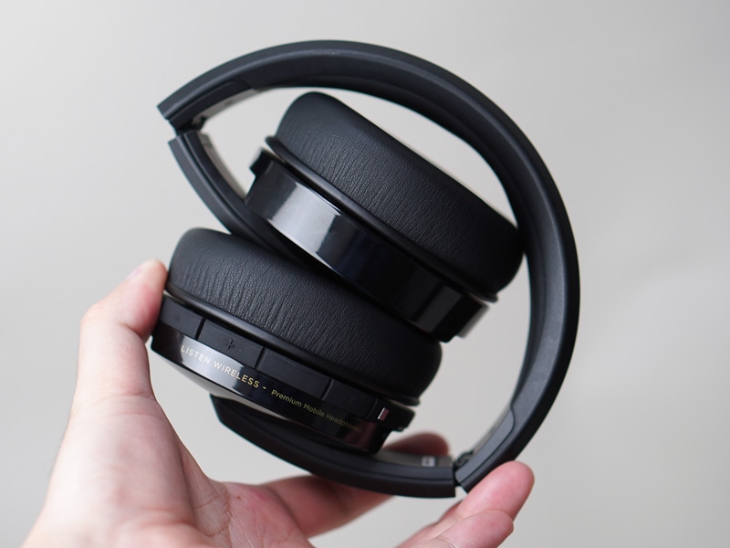 ハウジングは折りたたみ可能