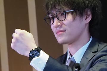 【受付終了】スマートウォッチ wena wrist pro Silver NEW】ソニースマートウォッチ「wena wrist pro」欲しいけど女性が