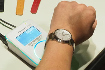 ソニー、スマートウォッチ「wena wrist pro」。バンドに有機EL