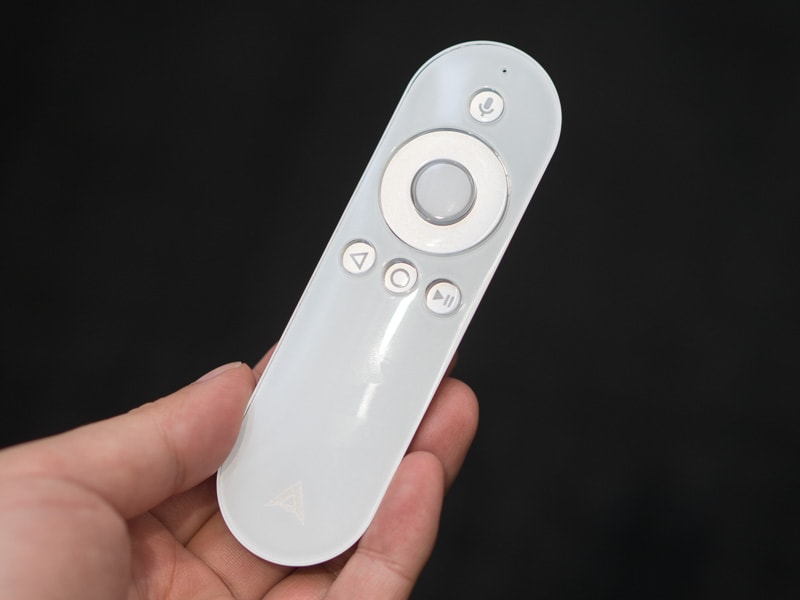「Air Stick 4K」に付属するリモコン
