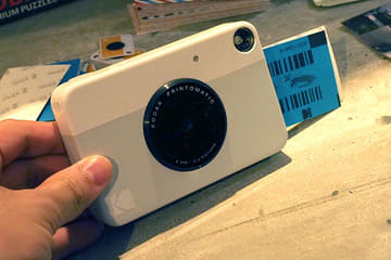 8mmカメラ ASCII.jp：チノン、8mmフィルムカメラ風レンズ交換式HDカムコーダ